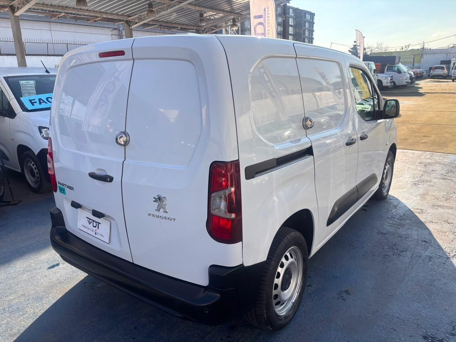 Peugeot PARTNER L1 BLUE HDI 100 1.5 2023 - Imagen 8 de 10