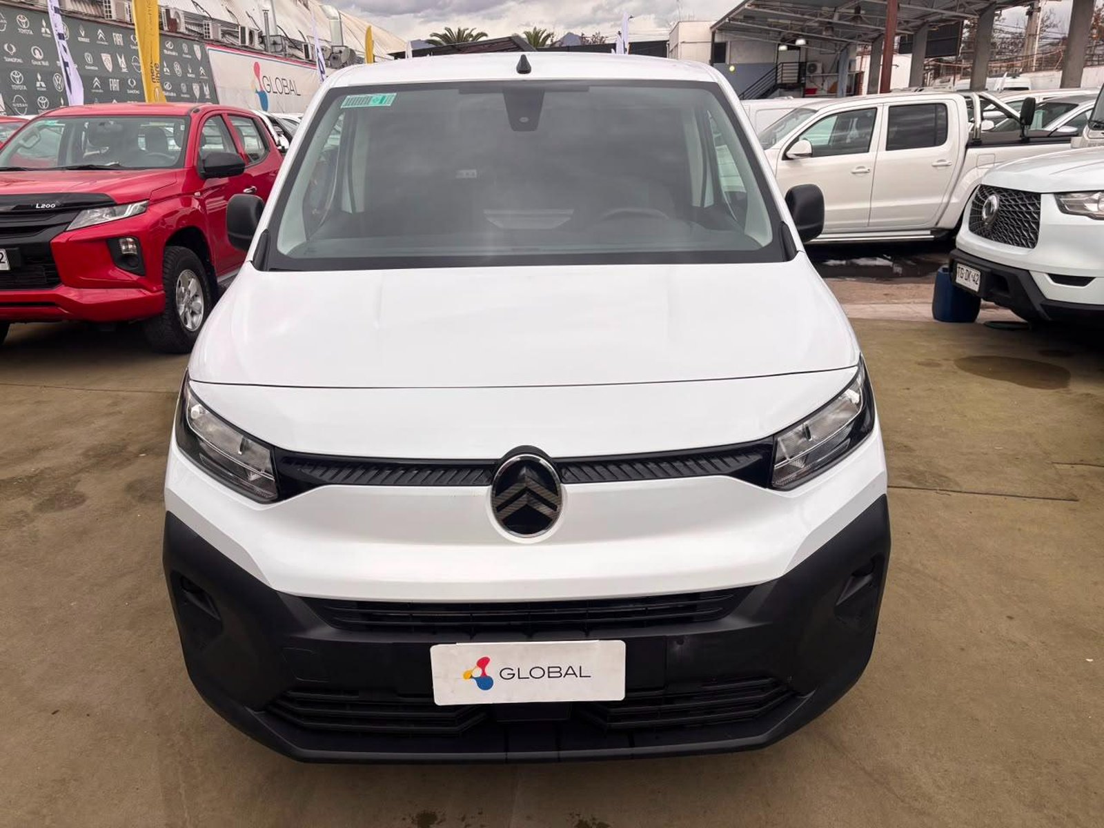 Citroën Berlingo 2025 - Foto 2 de 10
