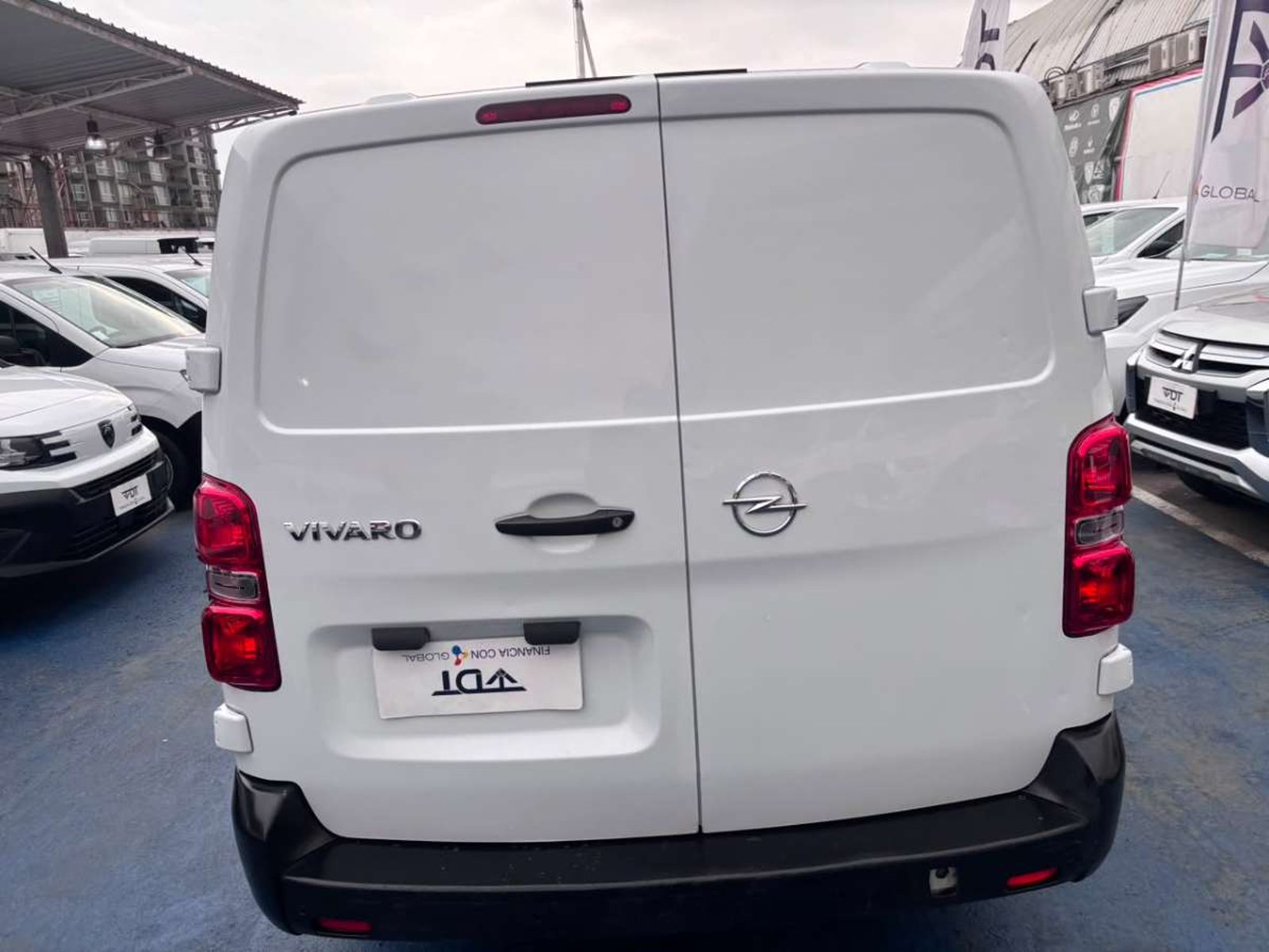 Opel VIVARO HDI 145 2.0 2024 - Imagen 7 de 10