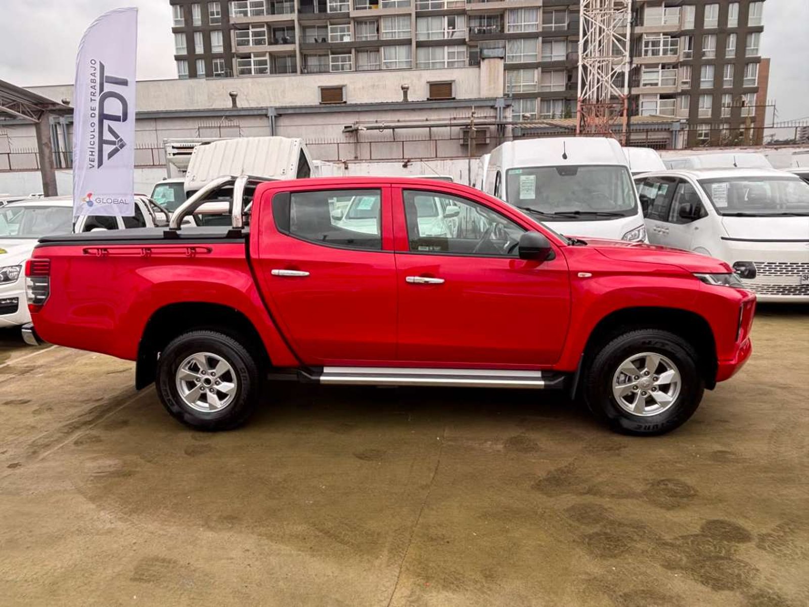 Mitsubishi L200 2023 - Foto 4 de 10