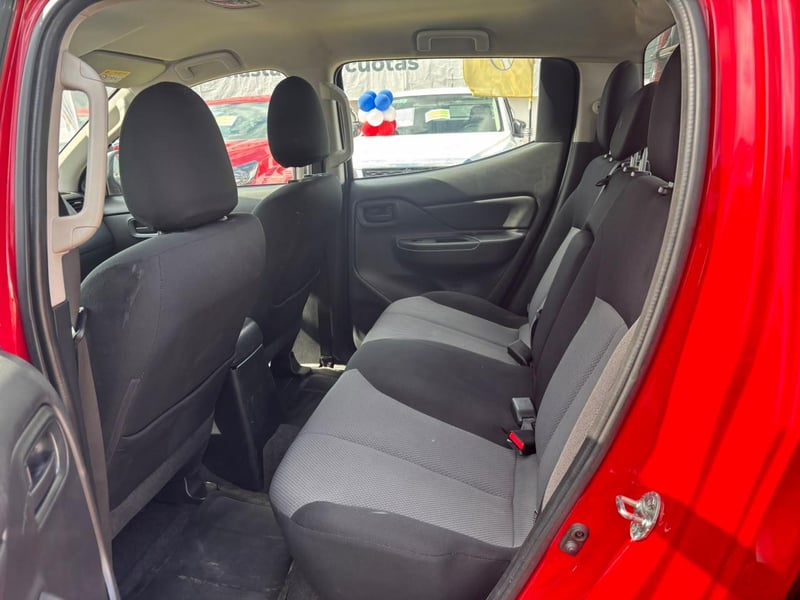 Mitsubishi L200 KATANA CRM 4X4 2.4 Diesel 2022 - Imagen 9 de 10