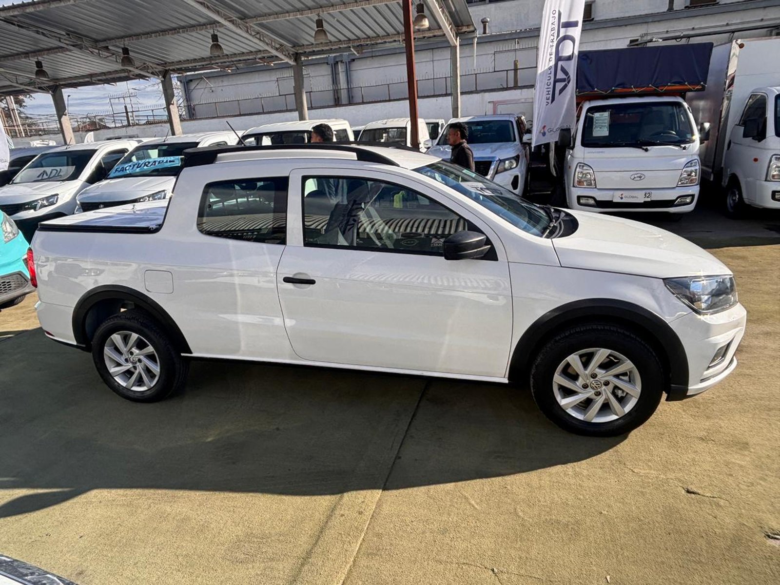 Volkswagen SAVEIRO Cabina Extendida 1.6 2022 - Foto 4 de 10