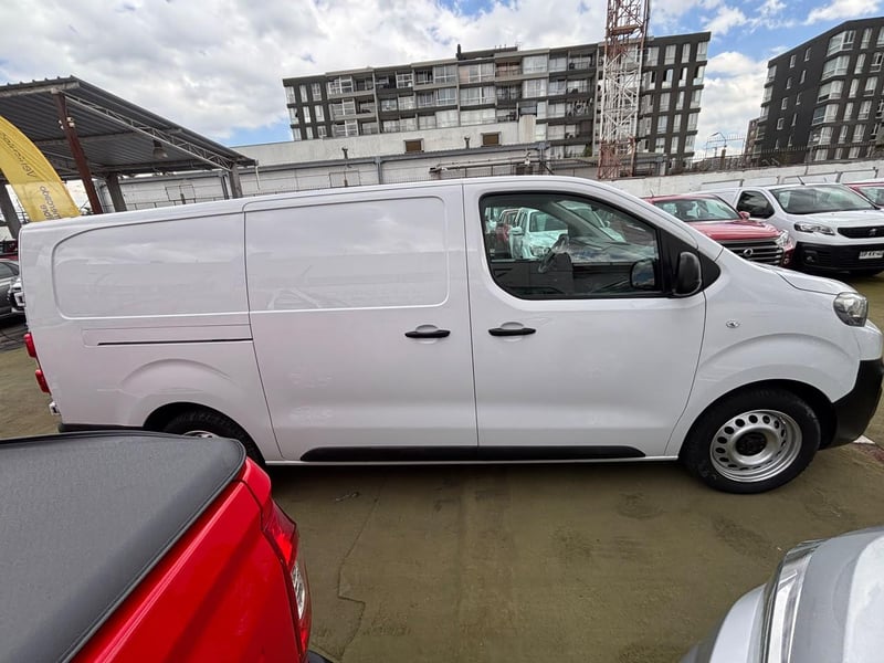 Peugeot EXPERT Premium Long 2.0 HDi 2023 - Imagen 4 de 10