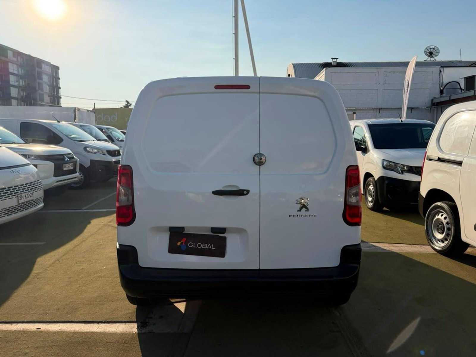 Peugeot PARTNER HDI 92 L1 1.6 2021 - Imagen 7 de 10