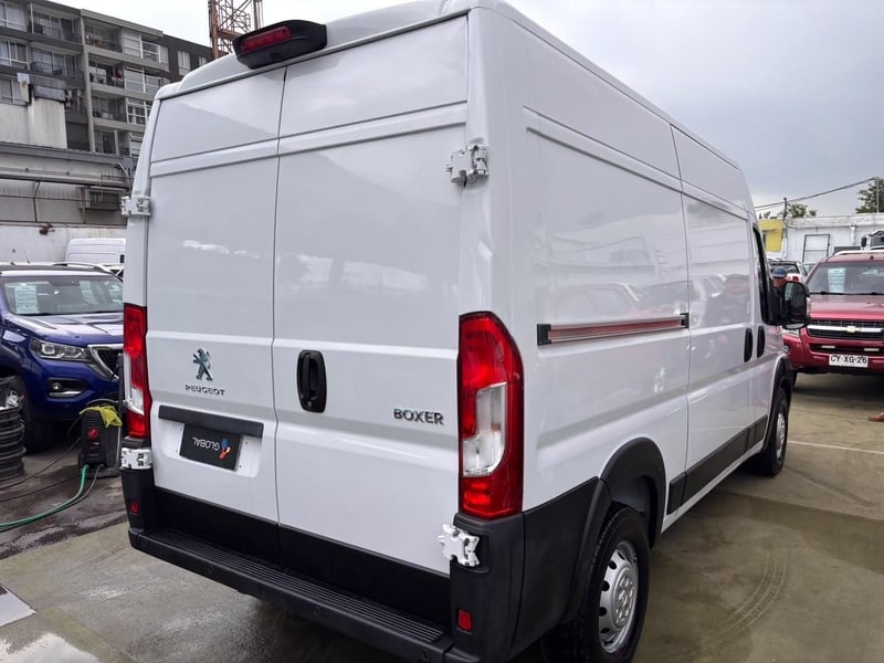 Peugeot Boxer L2H2 2.0 Diesel 2023 - Imagen 8 de 10