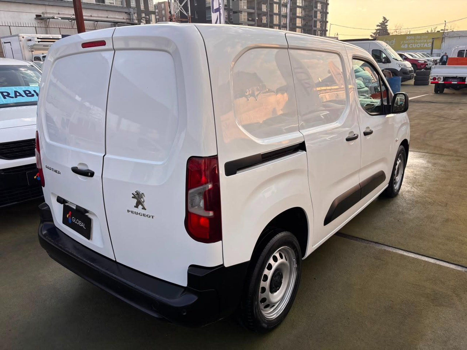 Peugeot PARTNER Furgon 1.6 HDi 2022 - Imagen 8 de 10
