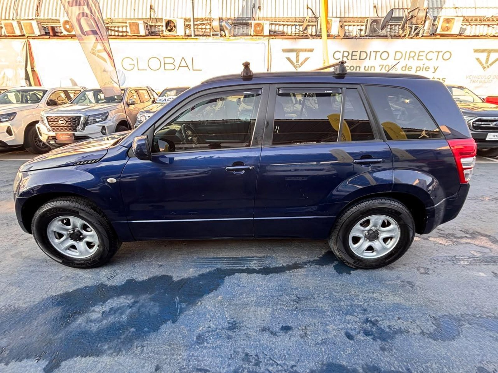 Suzuki GRAND NOMADE GLX 2.0 2011 - Imagen 5 de 10