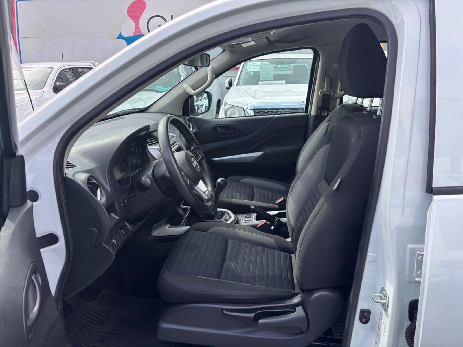 Nissan NAVARA XE 4X2 2.3 DIESEL 2024 - Imagen 10 de 10