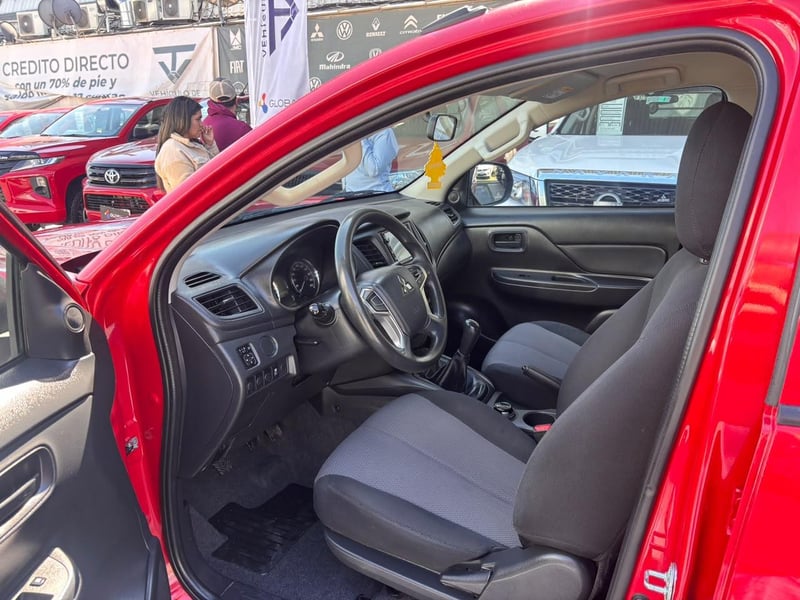 Mitsubishi L200 Katana 2.4 4x4 MT 2023 - Imagen 10 de 10