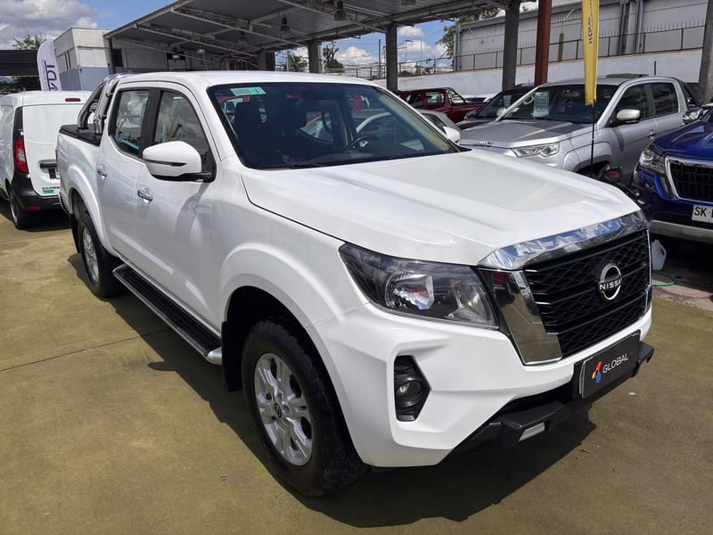 Nissan NAVARA XE 4X2 2.3 DIESEL 2023 - Imagen 3 de 10