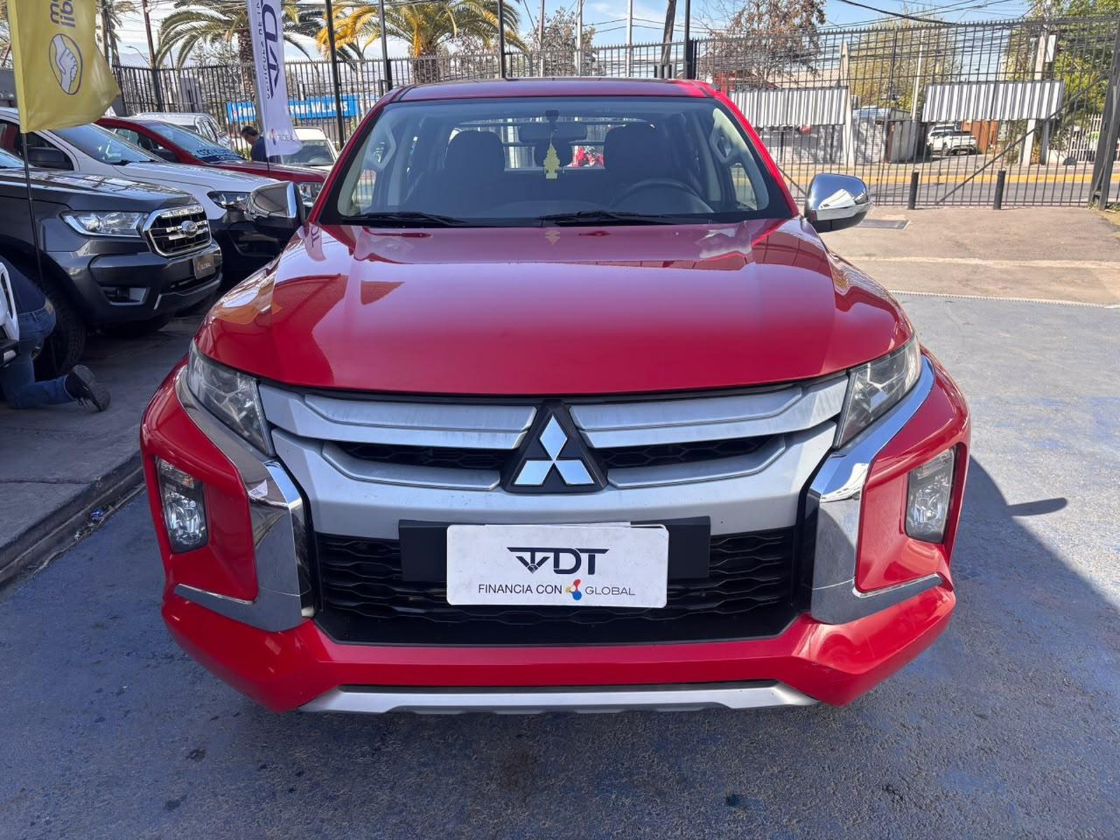 Mitsubishi L200 Katana 2.4 4x4 MT 2023 - Foto 2 de 10