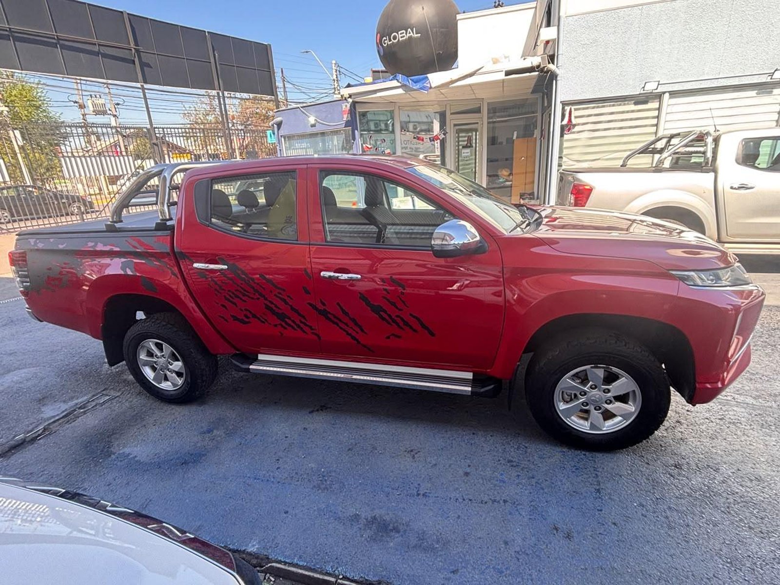 Mitsubishi L200 Katana 2.4 4x4 MT 2023 - Foto 5 de 10