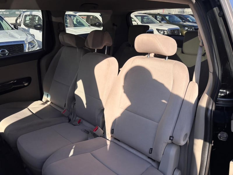 Kia Grand Carnival GLS 3.3 V6 2015 - Imagen 9 de 10