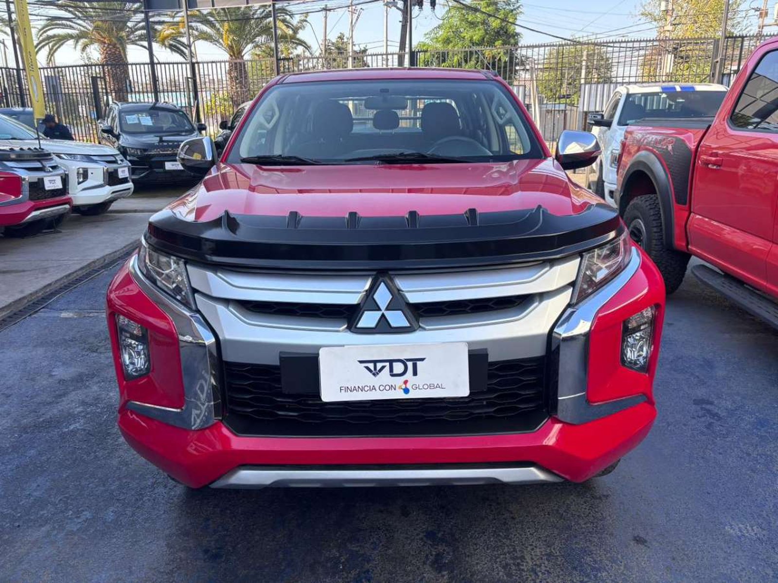 Mitsubishi L200 2.4 KATANA CRM DIESEL DOB. CAB. 4X4 MT 4P 2023 - Foto 2 de 10
