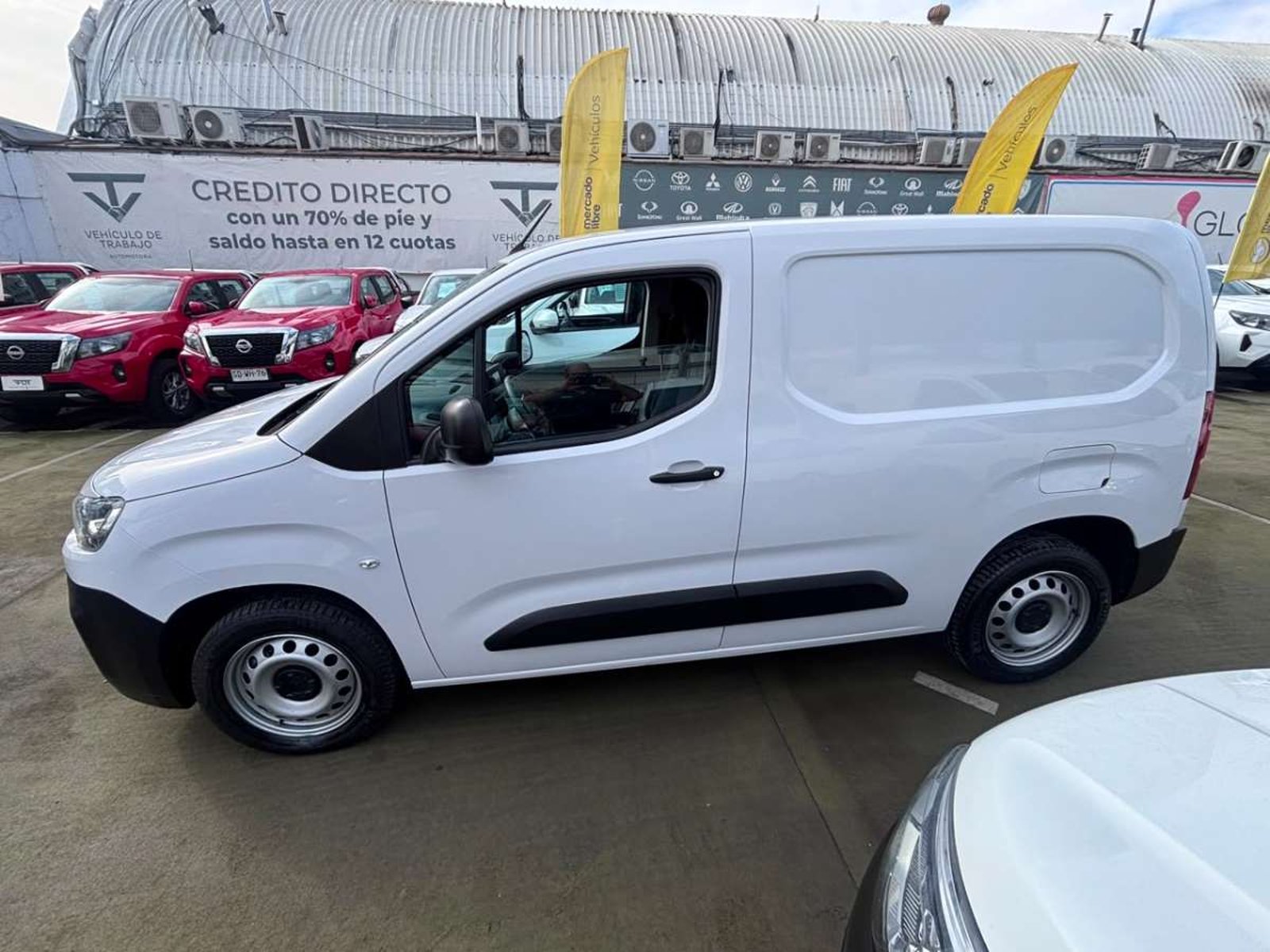 Citroën BERLINGO BLUEHDI 1.5 2024 - Imagen 4 de 10