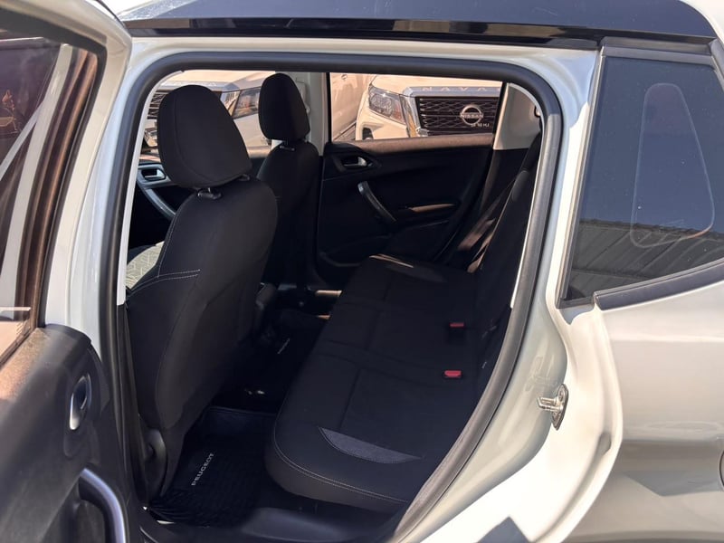 Peugeot 2008 ACTIVE PACK 1.6 Diesel 2019 - Imagen 9 de 10