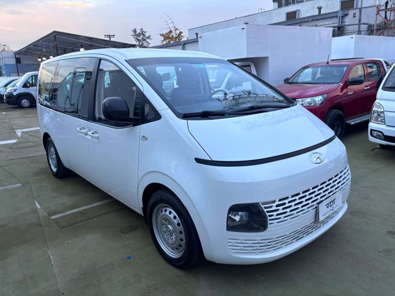 Hyundai STARIA US4 CRDI 2.2 AUT 2023 - Foto 3 de 10