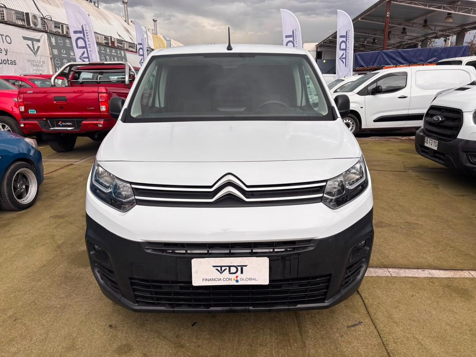 Citroën Berlingo 2023 - Foto 2 de 9