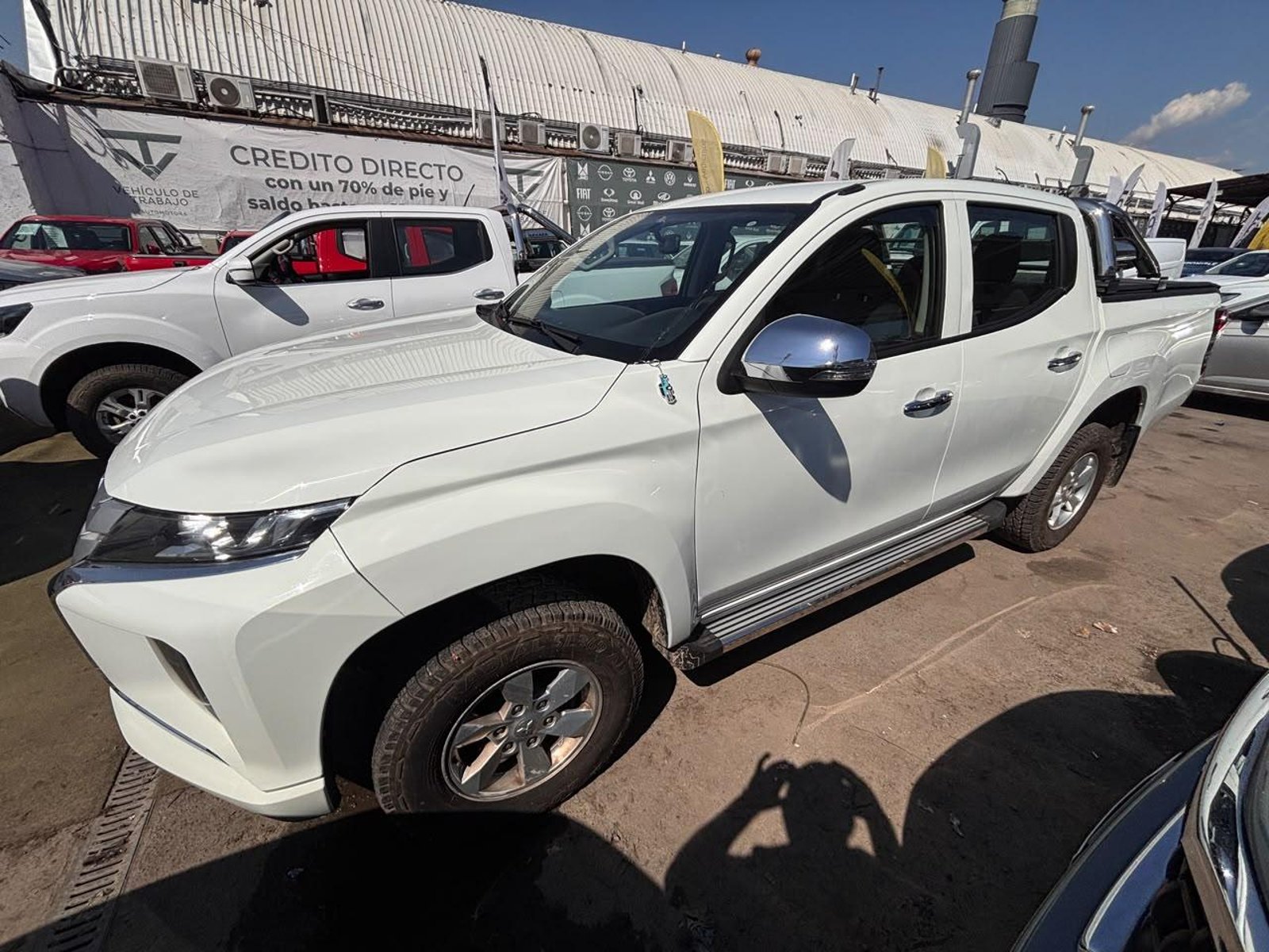 Mitsubishi L200 KATANA CR 2.4 Diesel 2022 - Foto 5 de 10