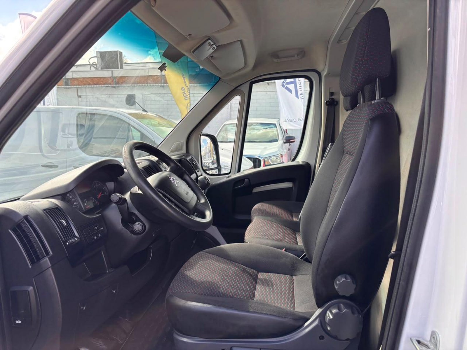 Citroën Jumper L3H2 2.0 Diesel 2023 - Imagen 10 de 10