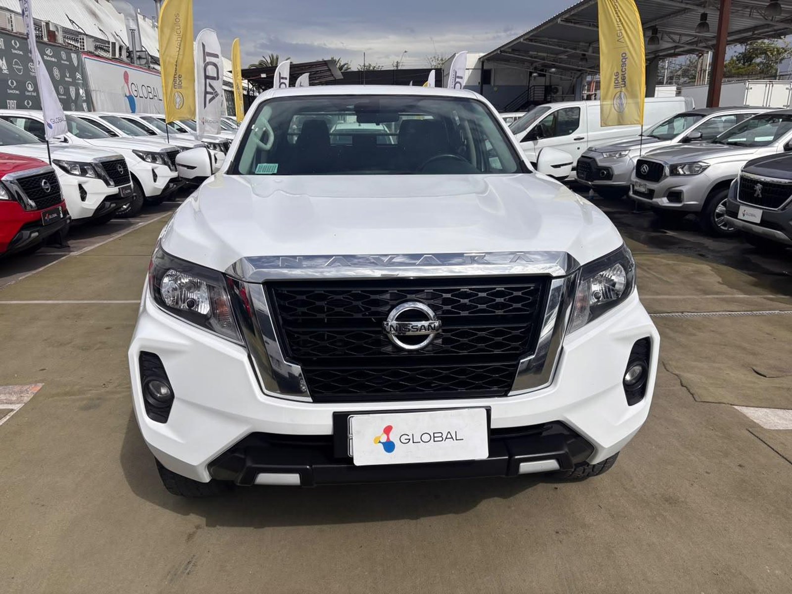Nissan NAVARA XE 4X4 2.3 2022 - Foto 2 de 10
