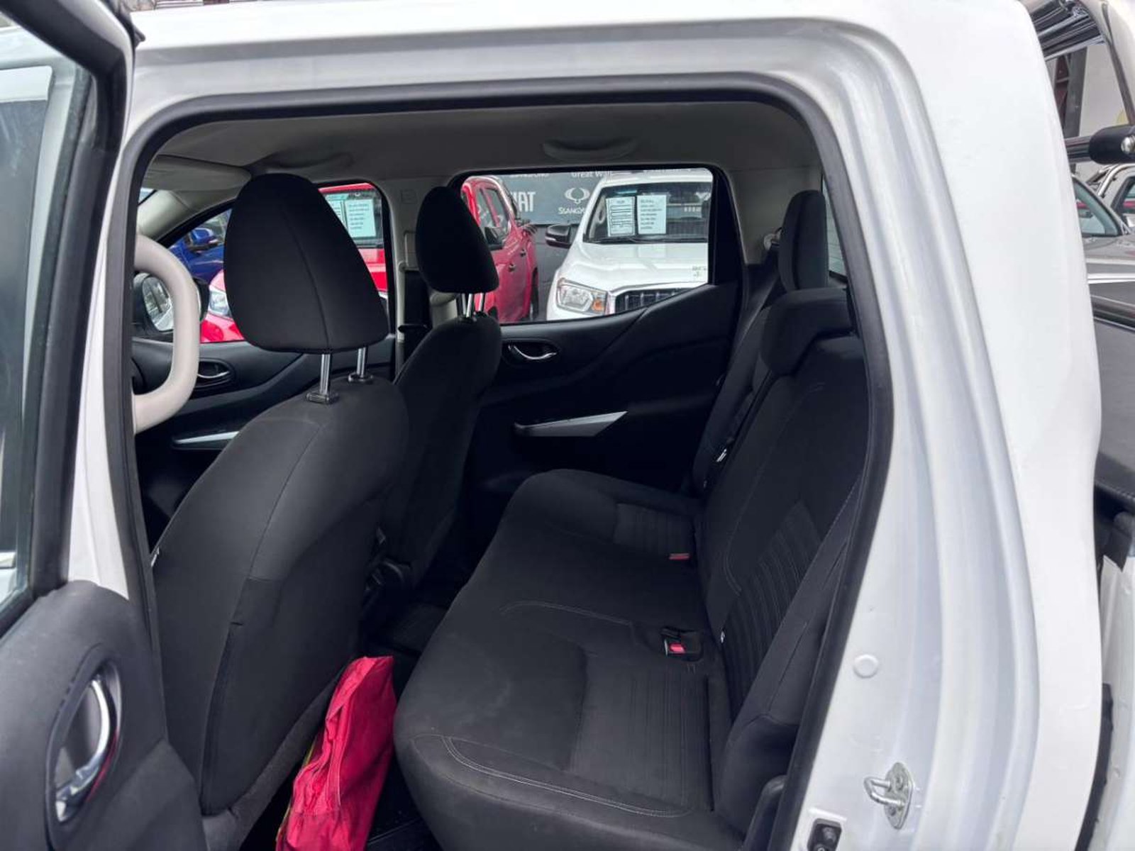 Nissan NAVARA D CAB 2.3 2023 - Imagen 9 de 10