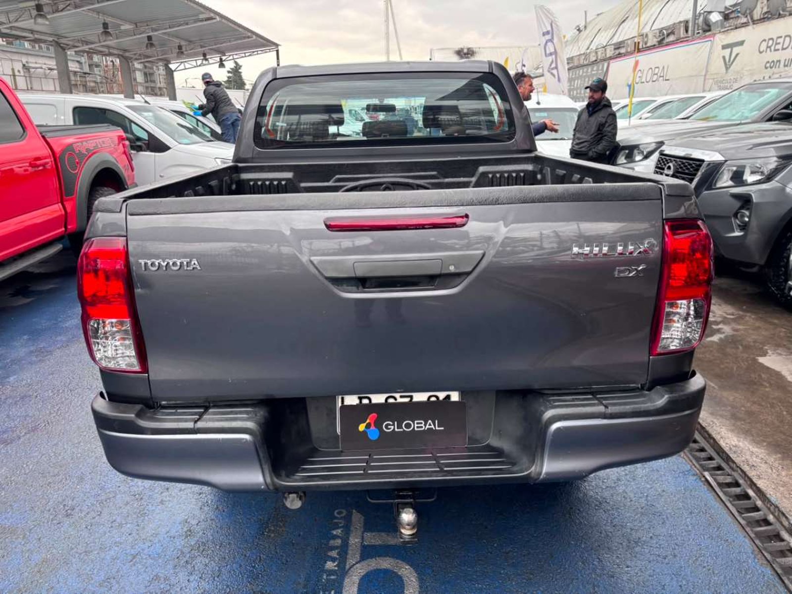 Toyota HILUX DCAB DX 2.4 2019 - Imagen 7 de 10