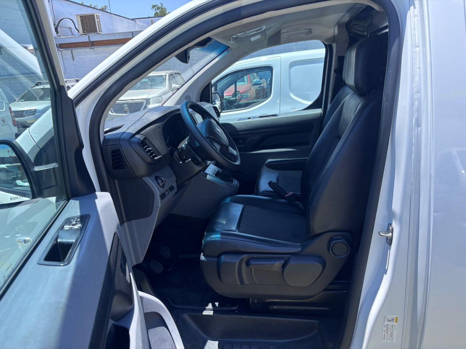 Peugeot EXPERT 2.0 Premium 2.0 Diesel 2022 - Imagen 10 de 10