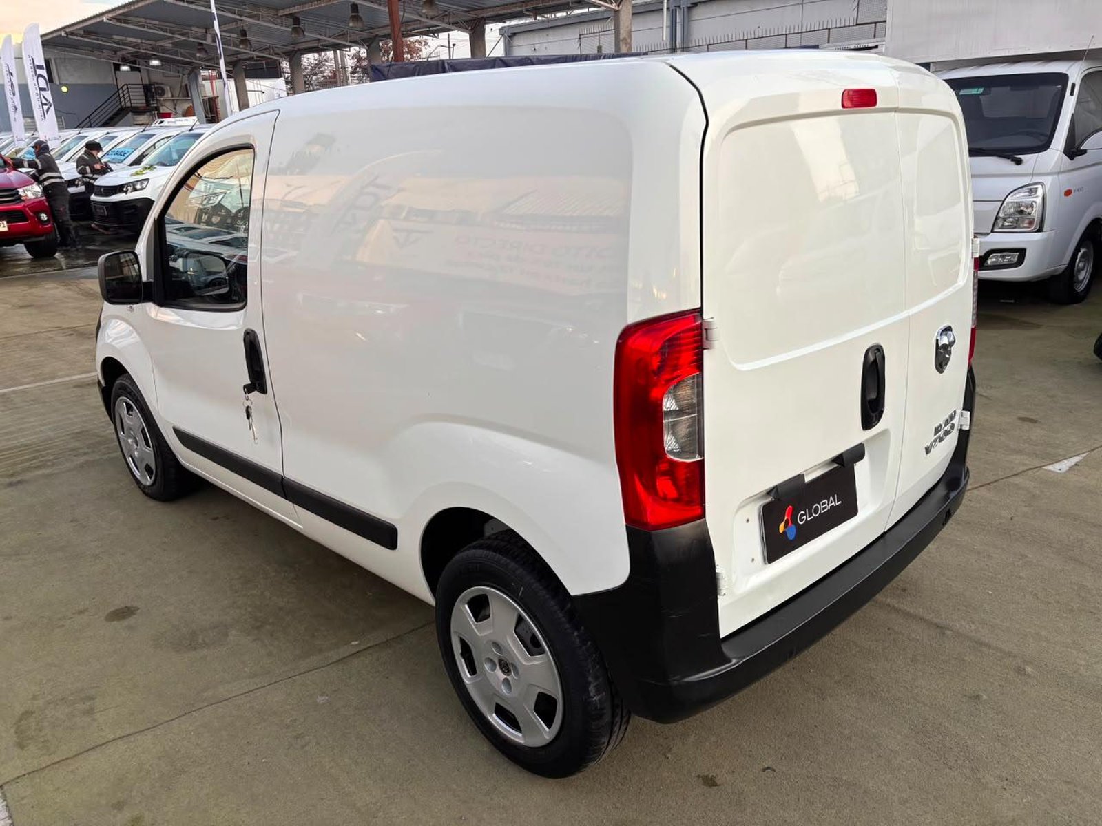 RAM VAN 700 CITY 2023 - Imagen 6 de 10