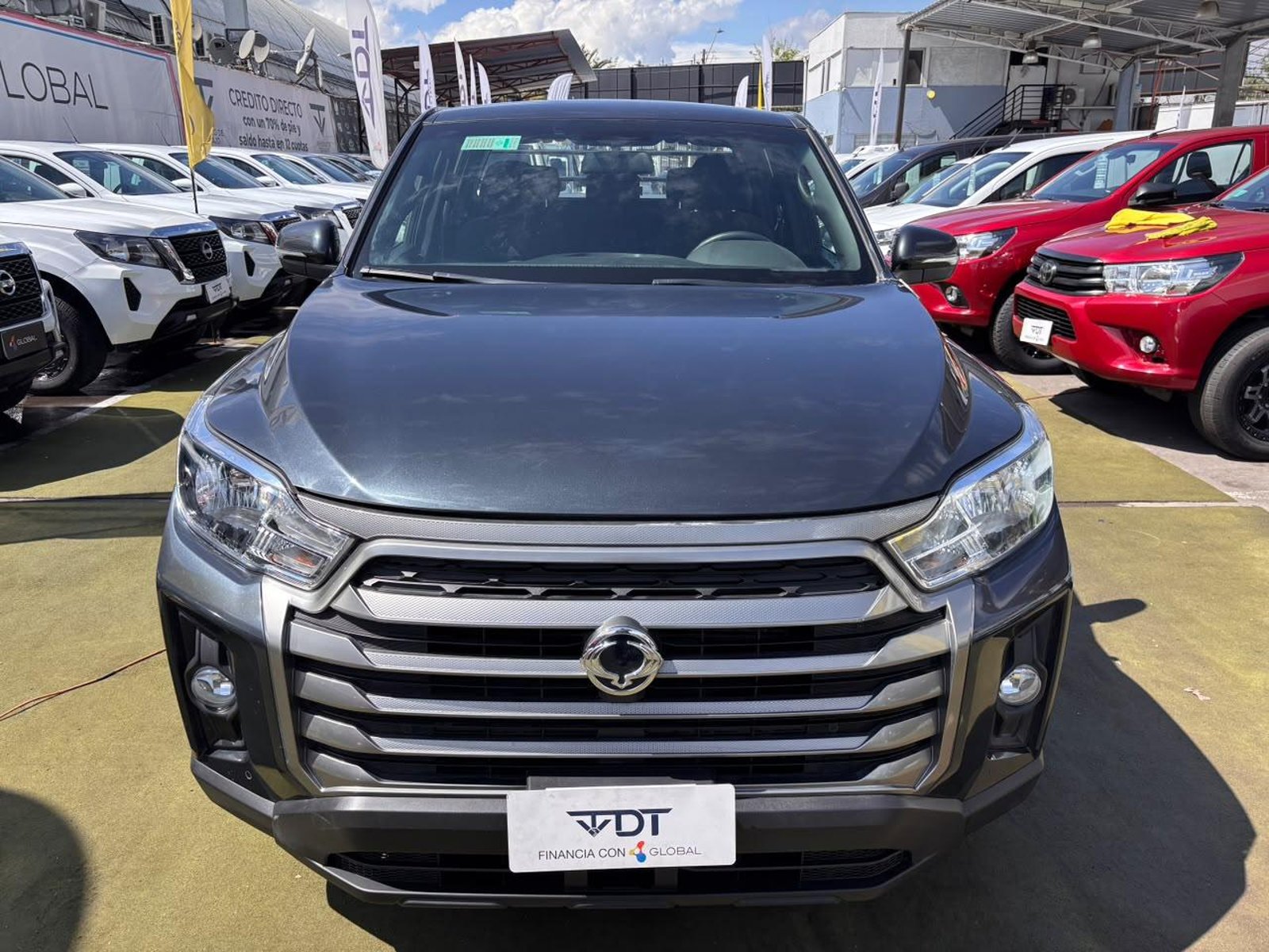 SsangYong Grand Musso 2023 - Foto 2 de 10