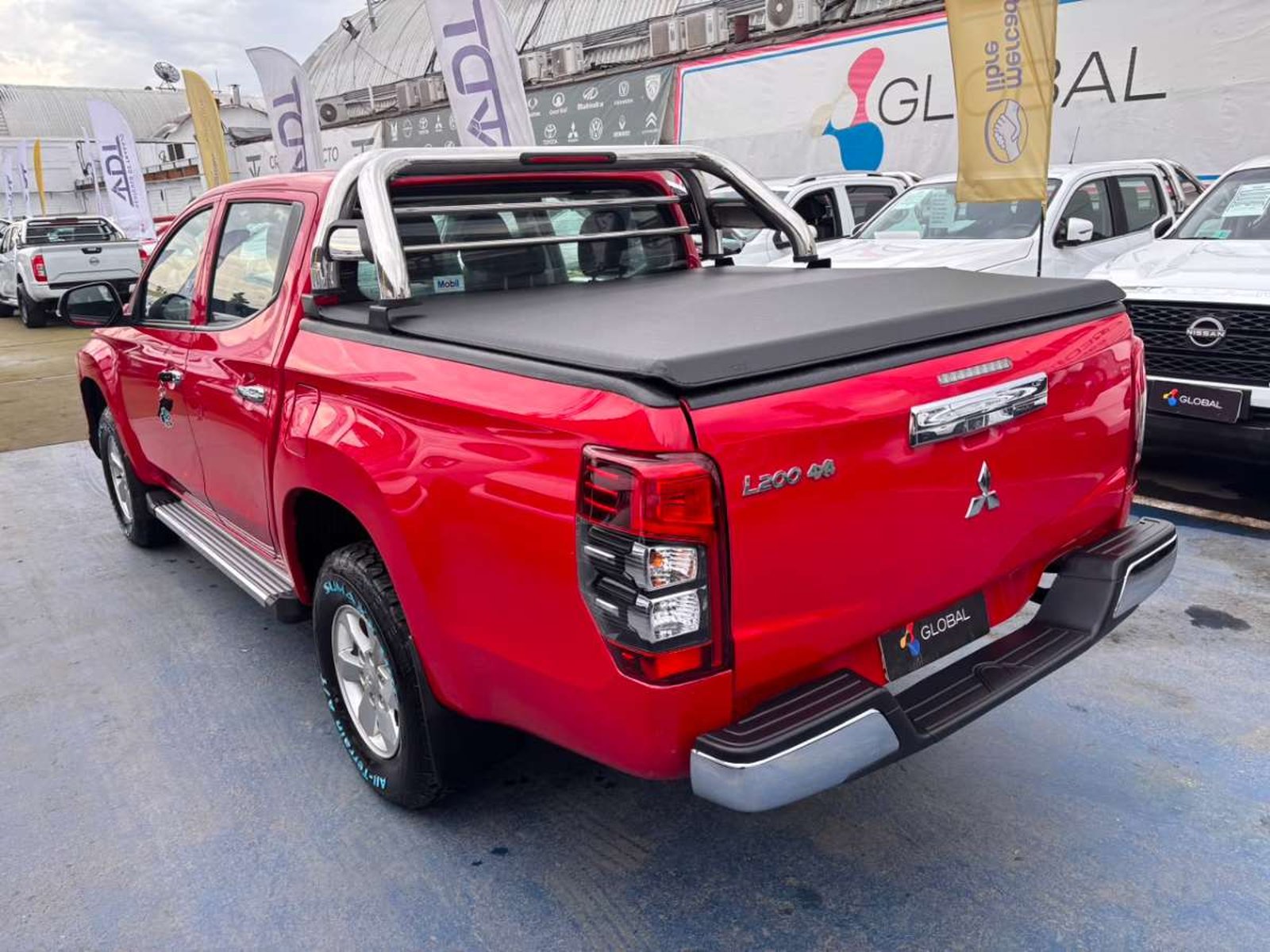 Mitsubishi L200 Katana 2.4 4x4 MT 2023 - Imagen 6 de 10