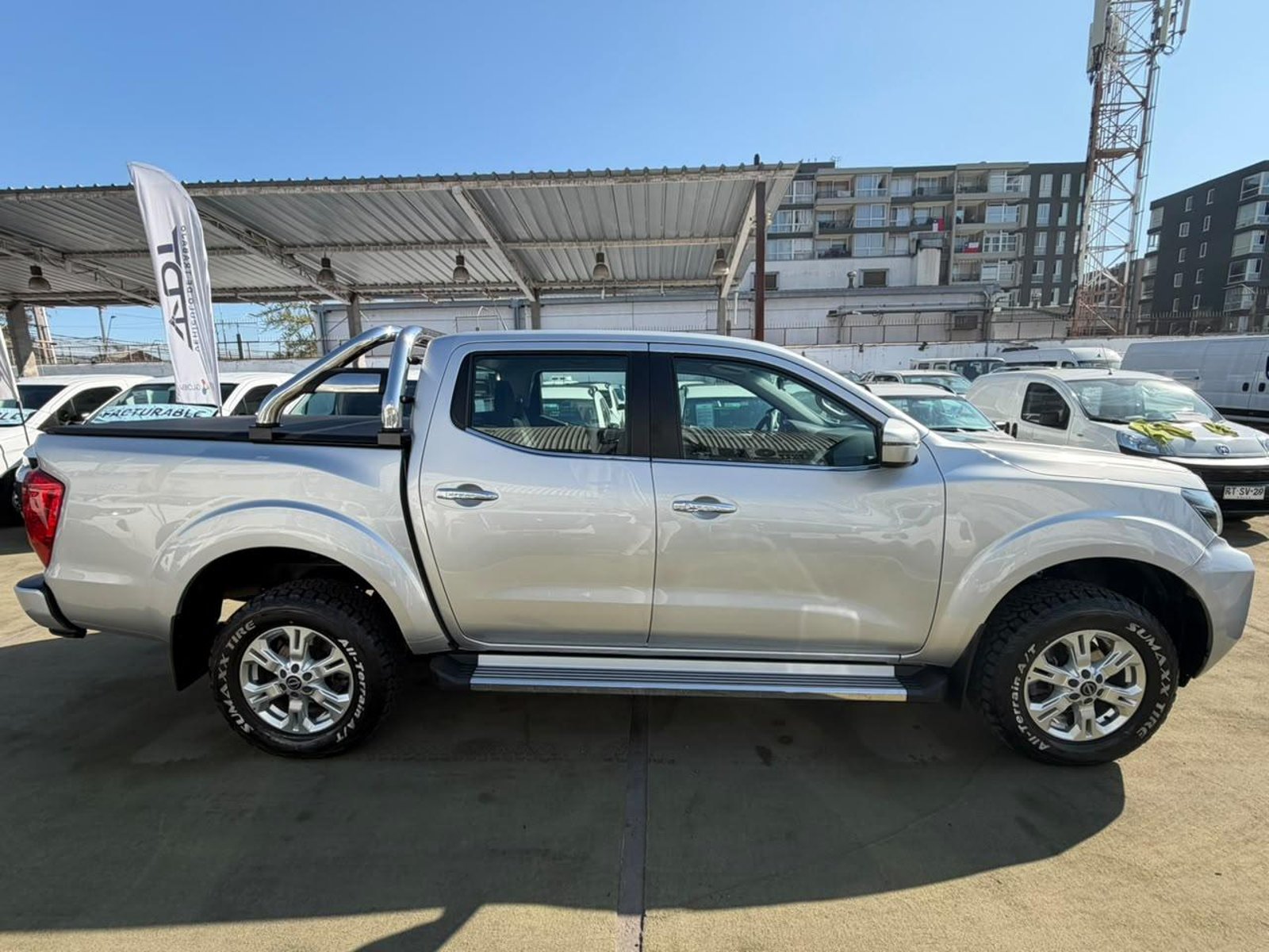 Nissan NAVARA XE 4X4 AT 2.3 DIESEL 2024 - Foto 5 de 10