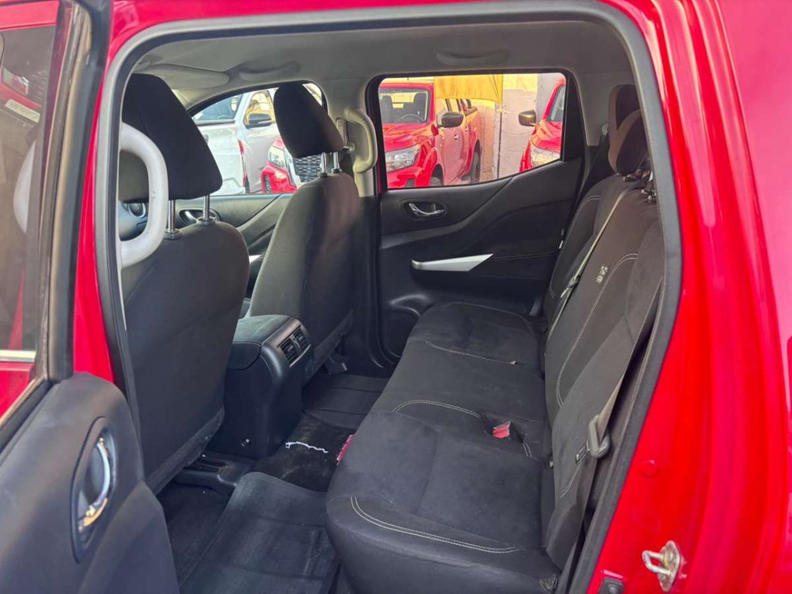 Nissan NP300 DCAB 2.3 2021 - Imagen 9 de 10