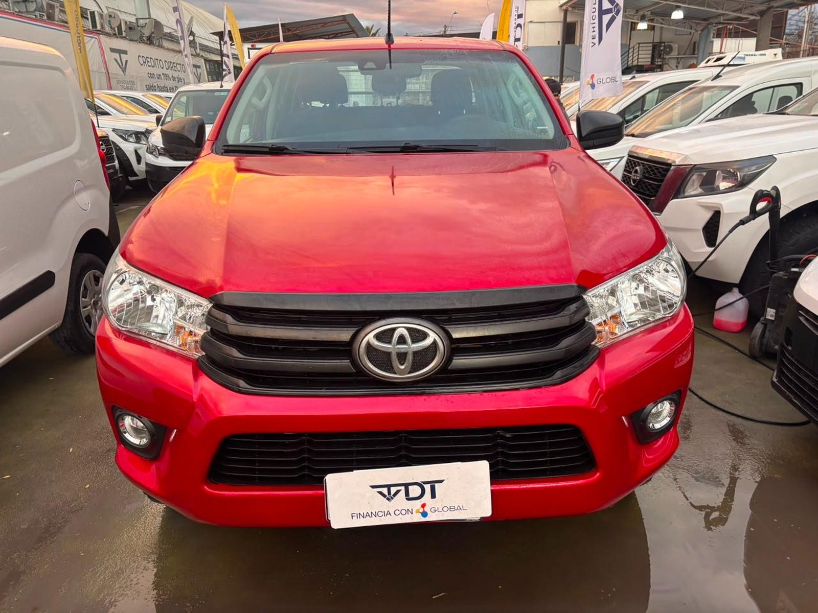Toyota HILUX 2023 - Foto 2 de 10