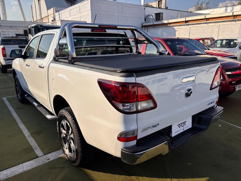 Mazda BT-50 SDX 4X4 2.2 Diesel 2022 - Imagen 6 de 10