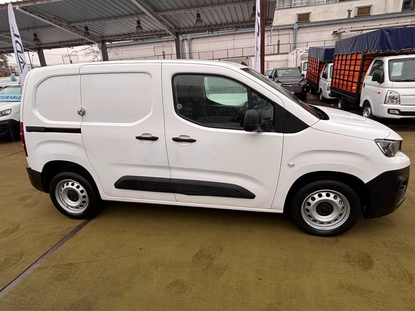 Peugeot PARTNER 2021 - Foto 4 de 10