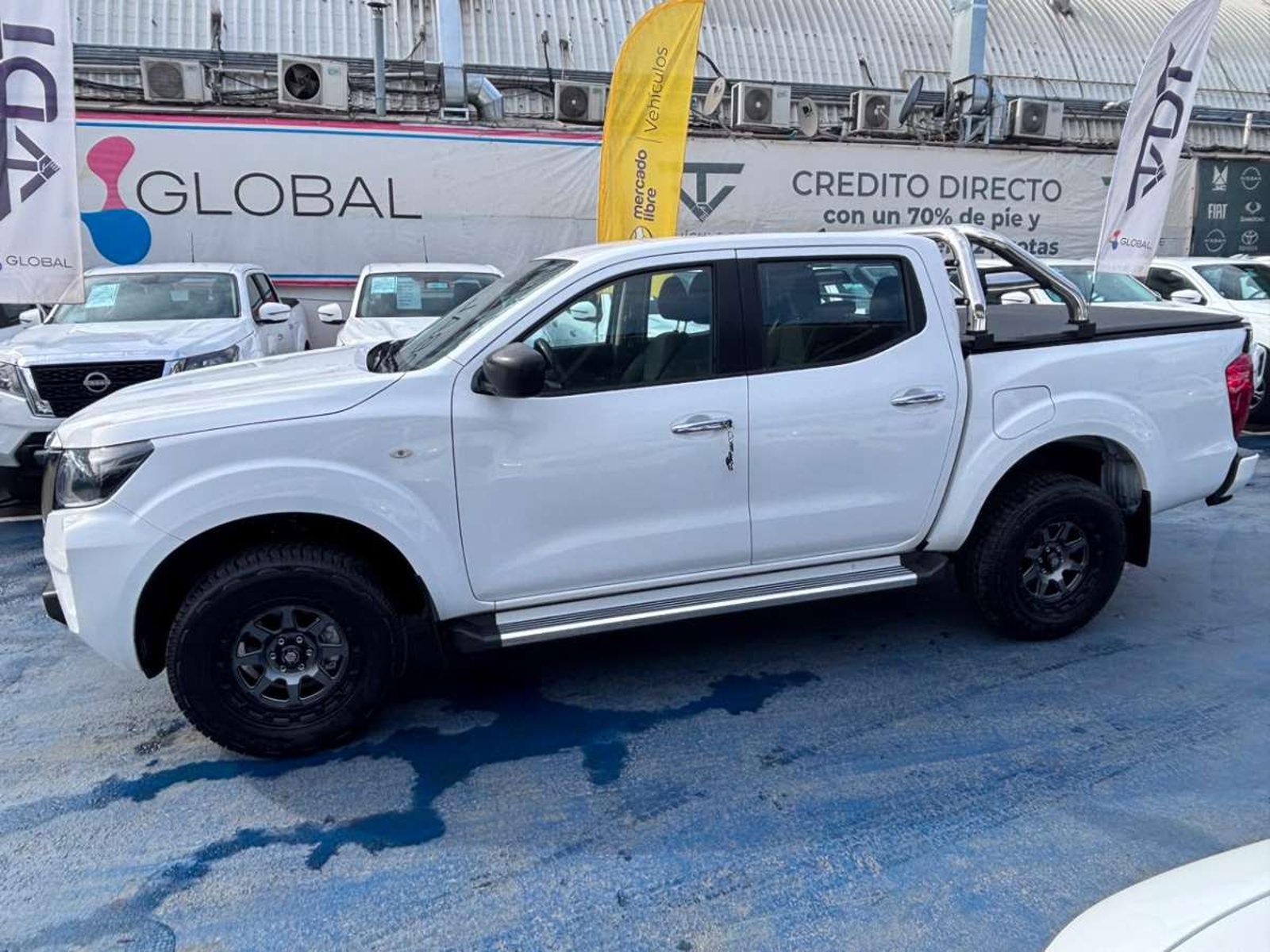 Nissan NAVARA D CAB MT 4X4 2.3 SE 4X4 2023 - Imagen 5 de 10