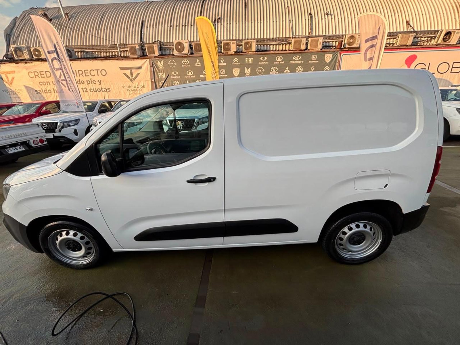 Peugeot PARTNER Furgon 1.6 HDi 2022 - Imagen 5 de 10