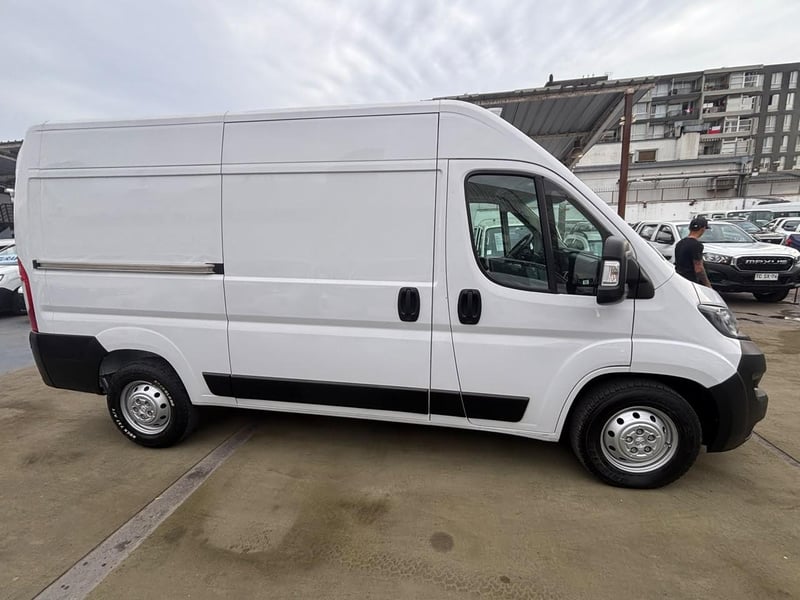 Peugeot Boxer L2H2 2.0 Diesel 2023 - Imagen 4 de 10