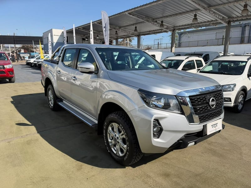 Nissan NAVARA XE 4X4 AT 2.3 DIESEL 2024 - Imagen 3 de 10