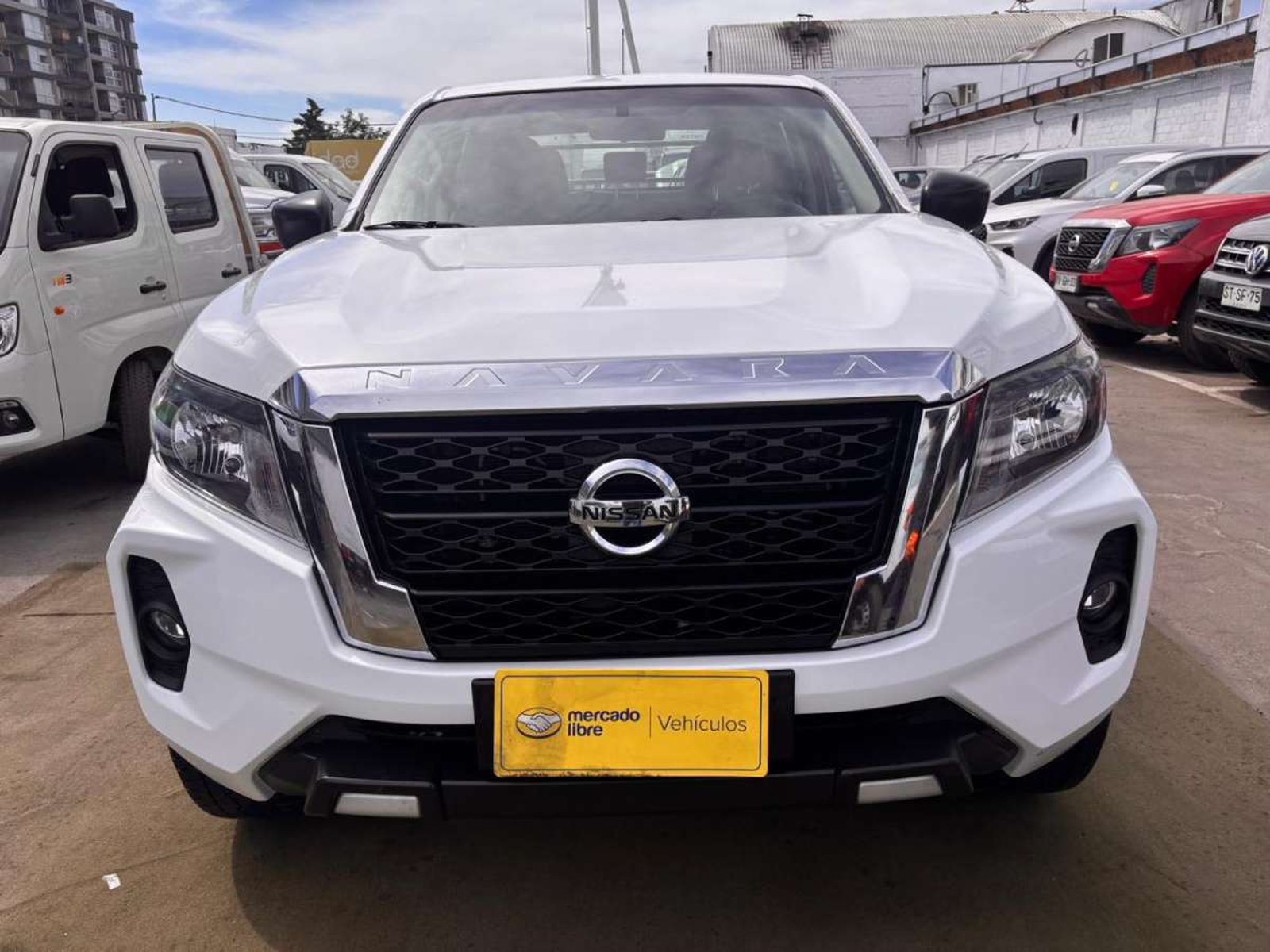 Nissan NAVARA D CAB MT 4X4 2.3 2023 - Foto 2 de 10
