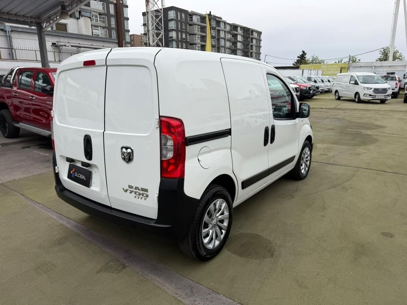 RAM VAN 700 CITY 2023 - Imagen 8 de 10