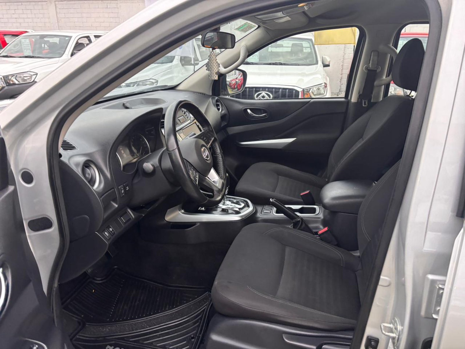 Nissan NAVARA XE 4X4 AT 2.3 DIESEL 2023 - Imagen 10 de 10