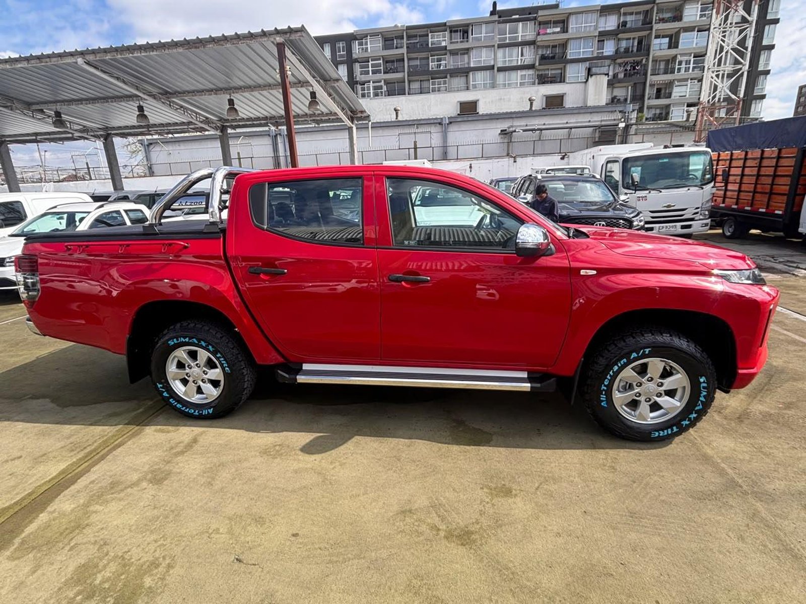Mitsubishi L200 KATANA CRM 4X4 2.4 Diesel 2022 - Foto 4 de 10