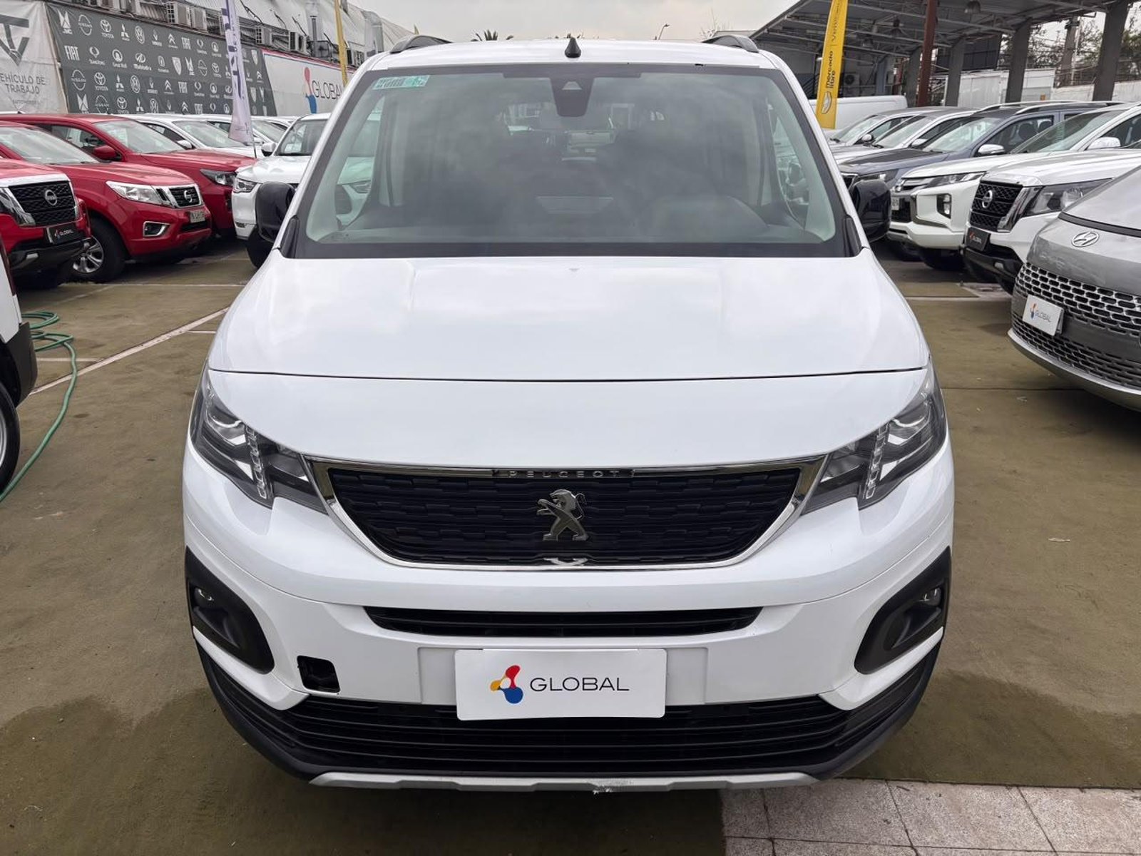 Peugeot RIFTER AT 1.5 Diesel 2024 - Foto 2 de 10