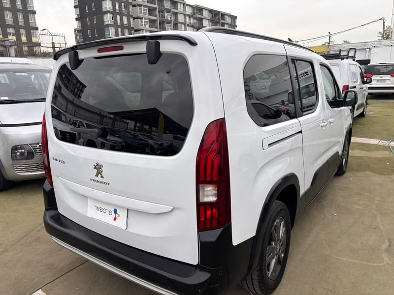 Peugeot RIFTER AT 1.5 Diesel 2024 - Imagen 8 de 10