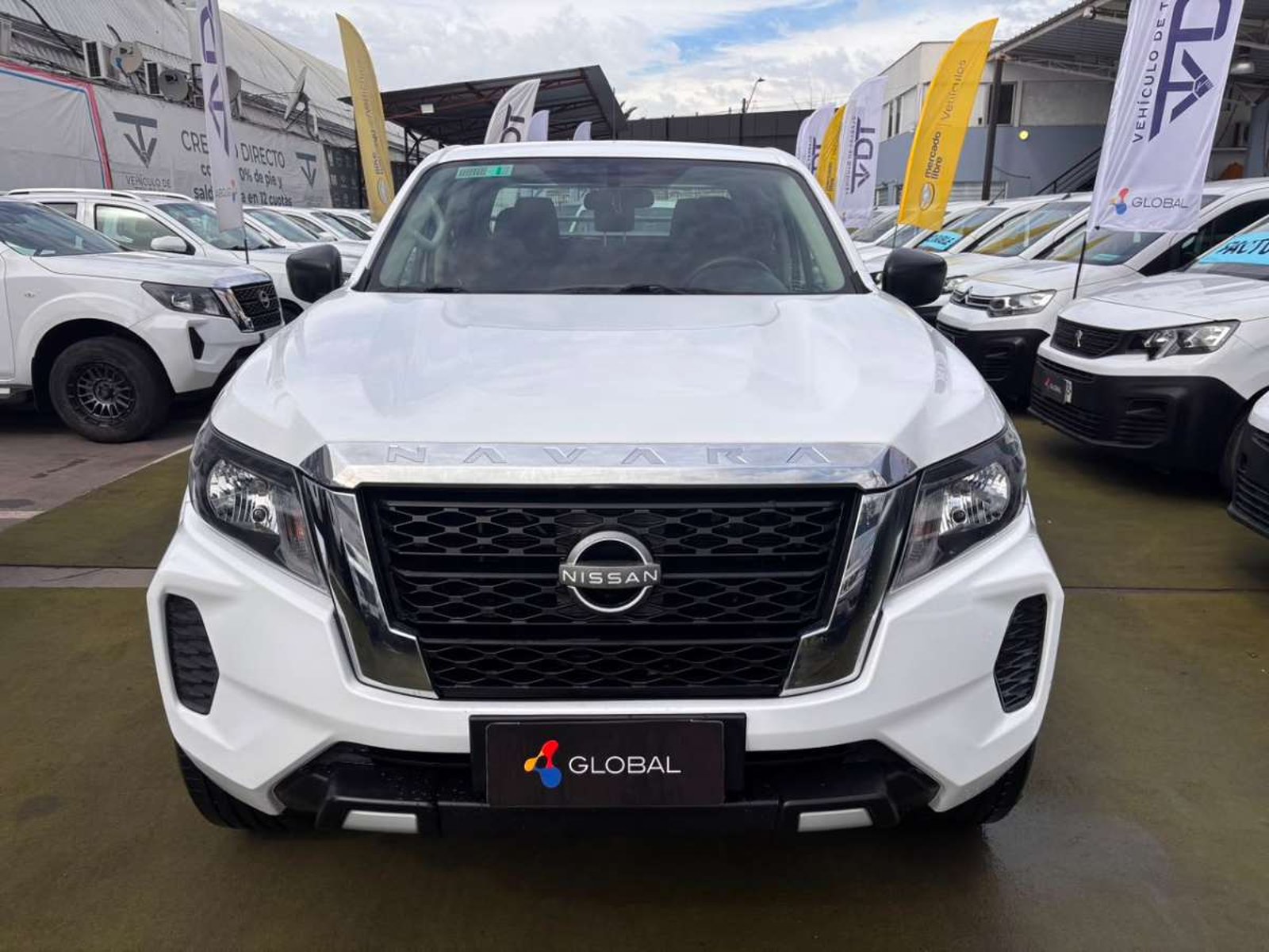 Nissan NAVARA SE 4X4 2.3 2023 - Foto 2 de 10