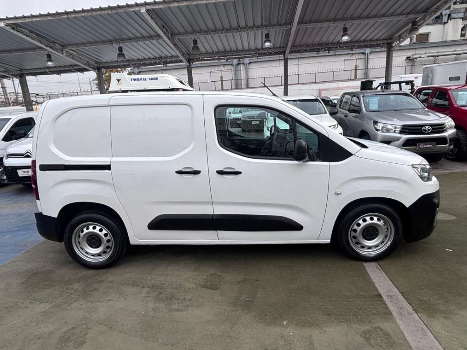 Citroën BERLINGO K9 1.6 2022 - Foto 4 de 10