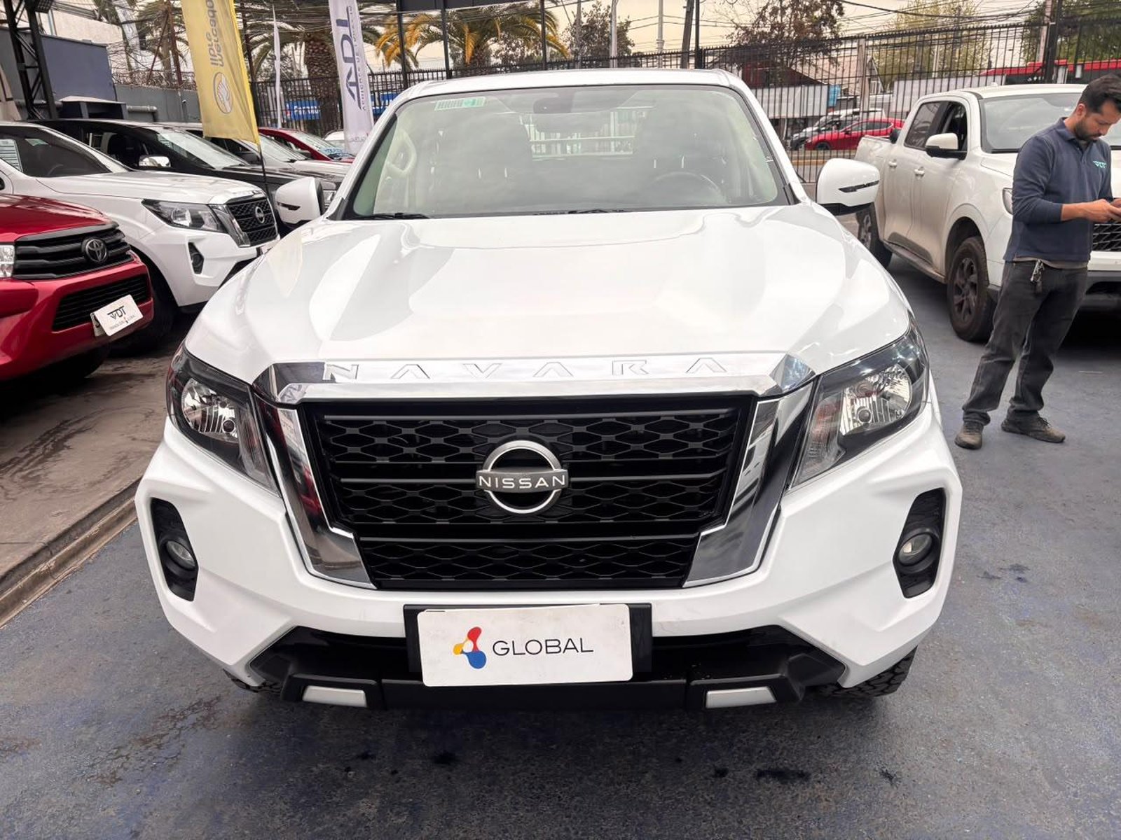 Nissan NAVARA XE 4X4 2.3 2023 - Foto 2 de 10