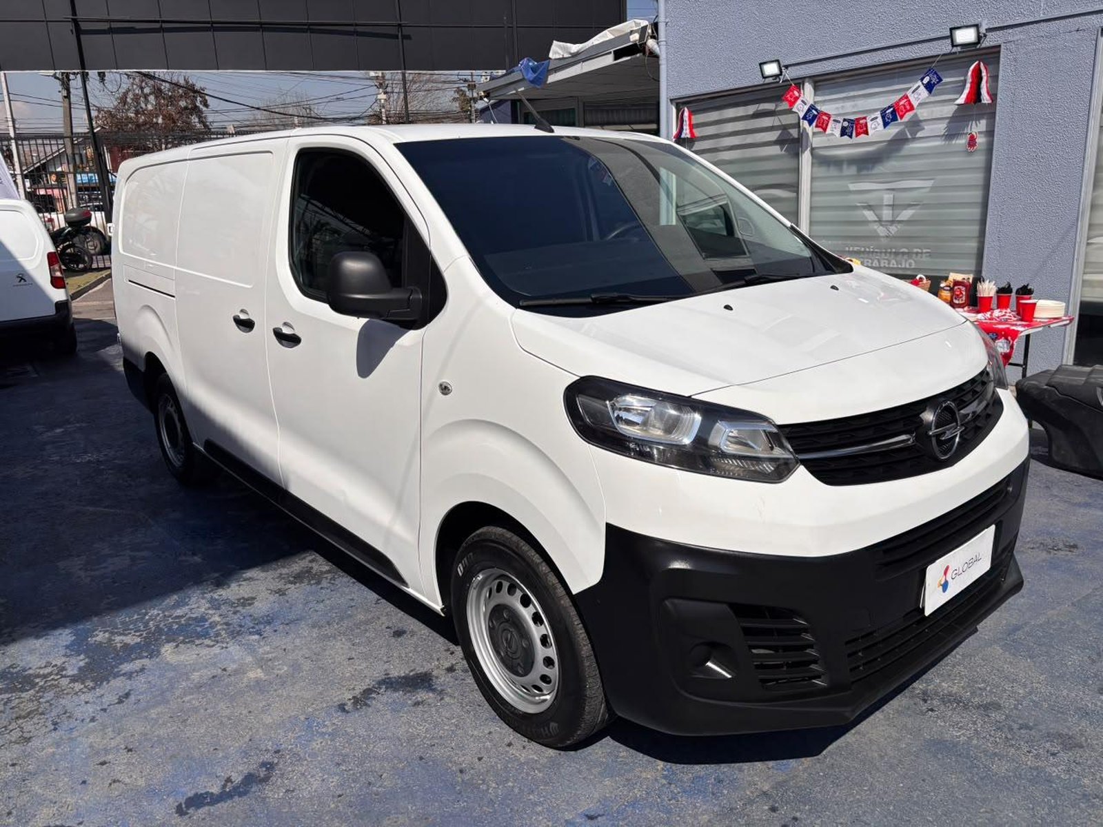 Opel VIVARO 2022 - Foto 3 de 10